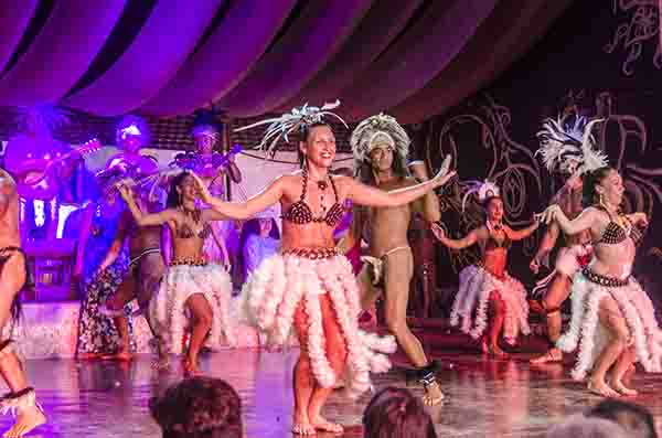 244 - Chile - isla de Rapa Nui o Pascua - danzas tradicionales